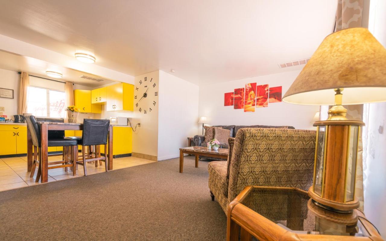 1 Or 3 Bedroom Apartment With Full Kitchen Page Eksteriør billede